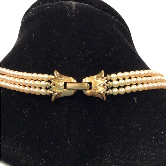 Vintage TRIFARI Gold Tone Triple Strand Faux Pearl Beaded Necklace - Signed - Picture 2 of 7